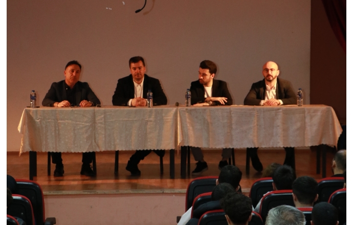 PESİAD ve Genç PESİAD Yönetim Kurulu Üyelerimiz, Pendik İTO Mesleki ve Teknik Anadolu Lisesi'nde "Girişimcilik" konulu seminer verdiler.