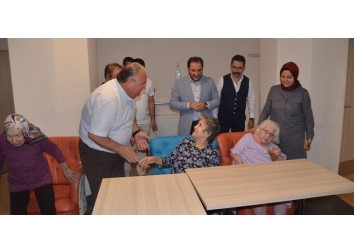 Yaşlı Bakım Merkezini Ziyaret Ettik