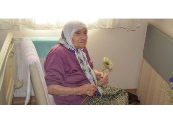 Yaşlı Bakım Merkezini Ziyaret Ettik