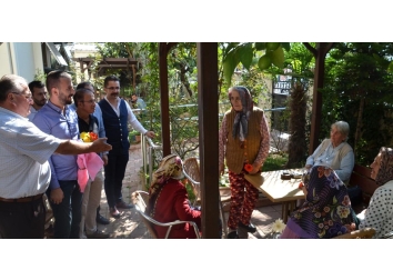 Yaşlı Bakım Merkezini Ziyaret Ettik