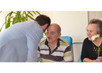 Yaşlı Bakım Merkezini Ziyaret Ettik