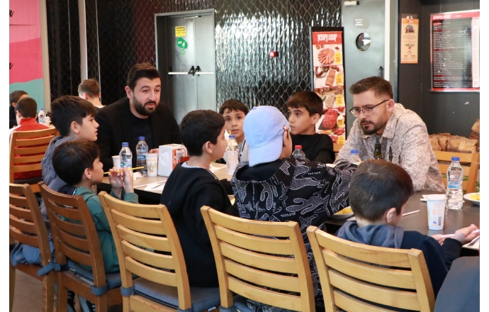  Çocuk Esirgeme Kurumu'nda bulunan canlarımız ile bir araya geldik.