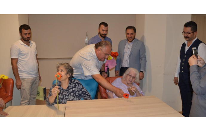 Yaşlı Bakım Merkezini Ziyaret Ettik