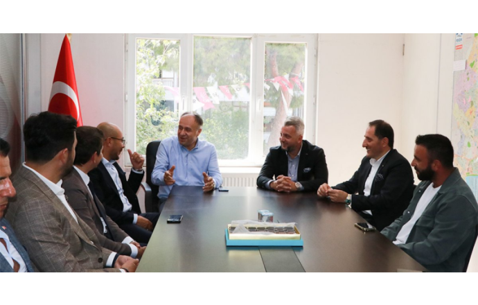 CHP Pendik İlçe Başkanlığı’na seçilen Sn. Niyazi GÜNERİ’ye hayırlı olsun ziyaretinde bulunduk.